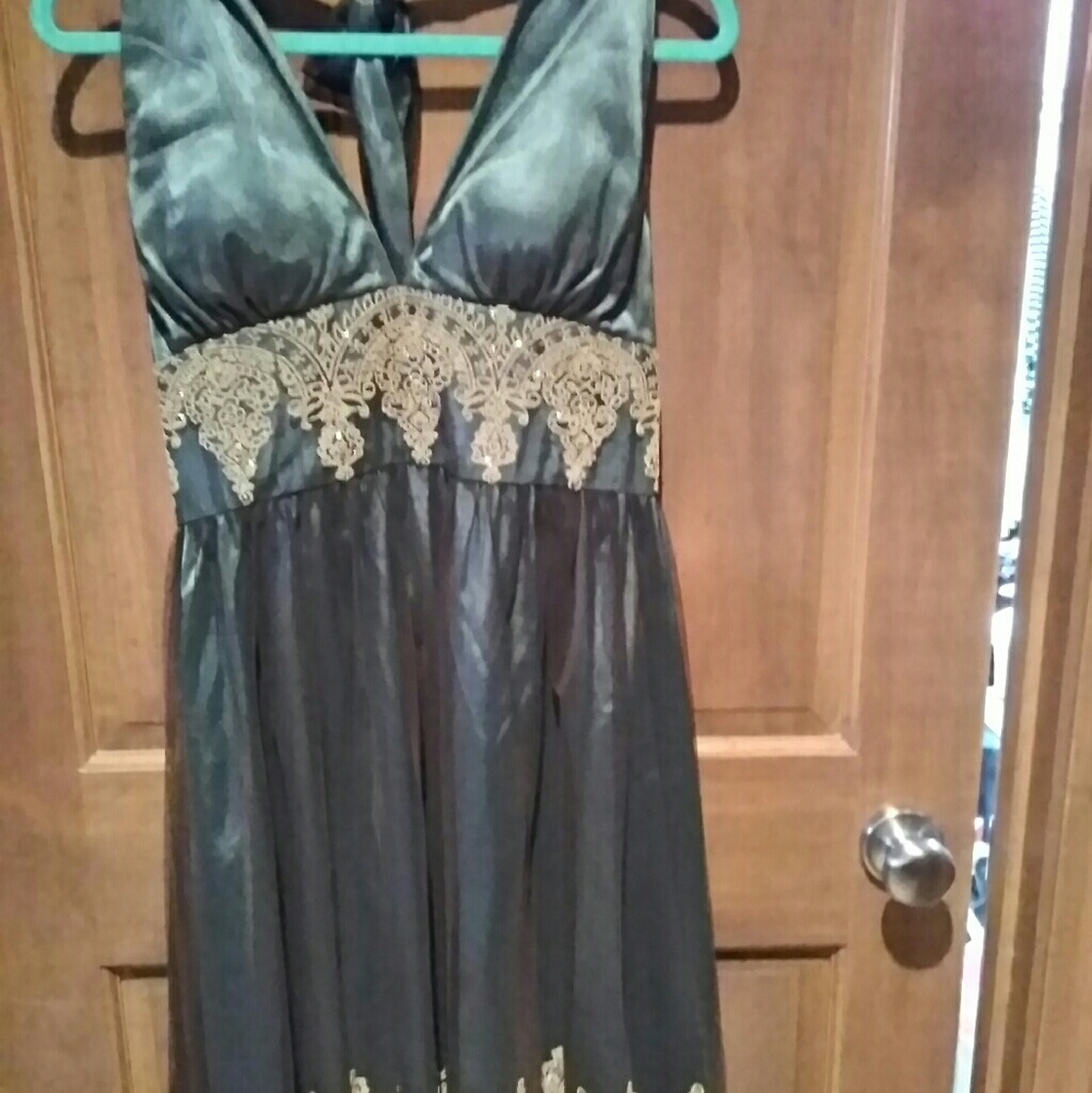 Showstopper aqua with gold and brown    detail